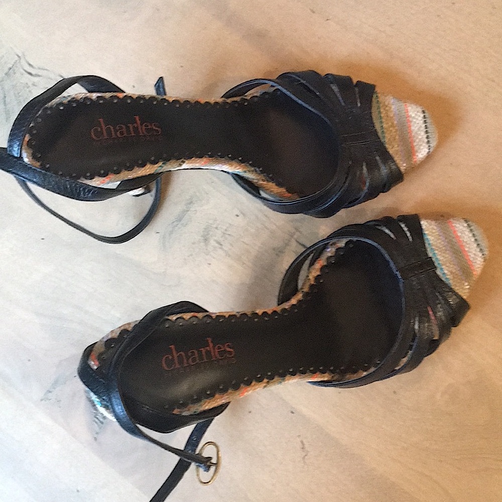 Vintage early 2000s! Y2K Charles David black leather ankle strap heels, size 6.5